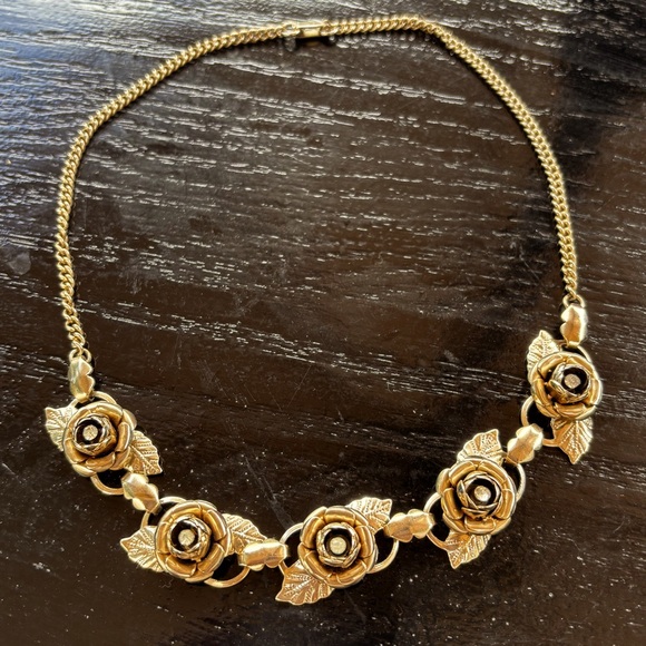 Coro Jewelry - Vintage Coro Elegant Gold Floral choker Necklace